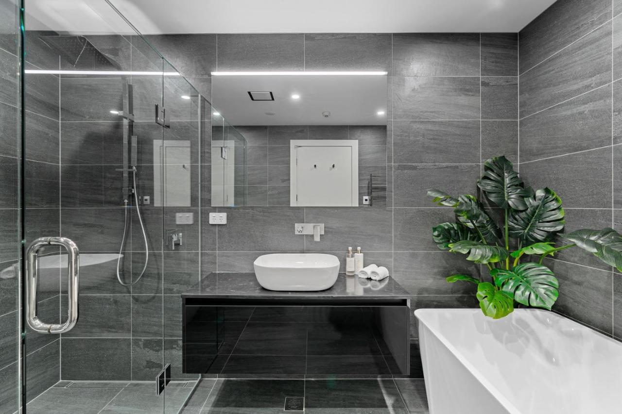Luxurious Lakefront Penthouse Wanaka Luaran gambar