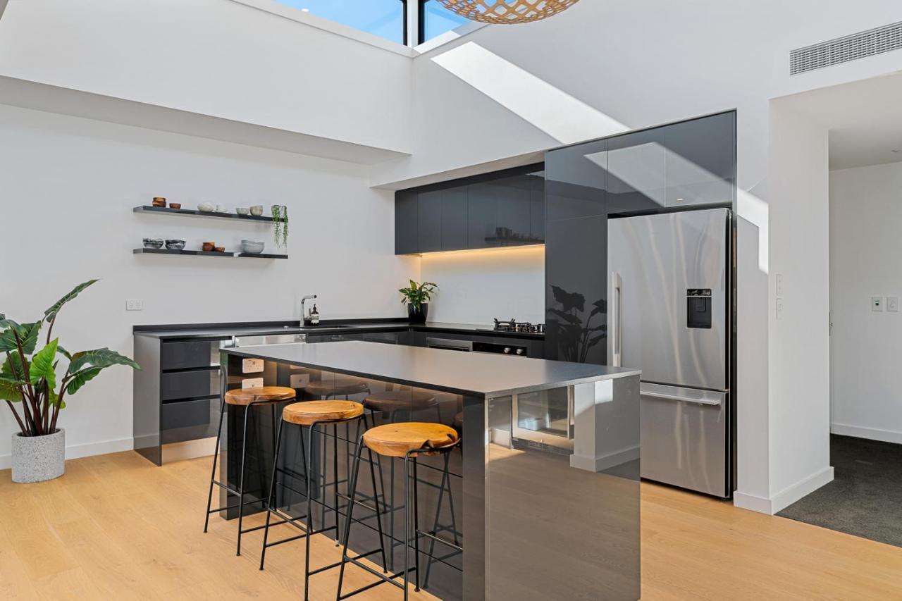 Luxurious Lakefront Penthouse Wanaka Luaran gambar